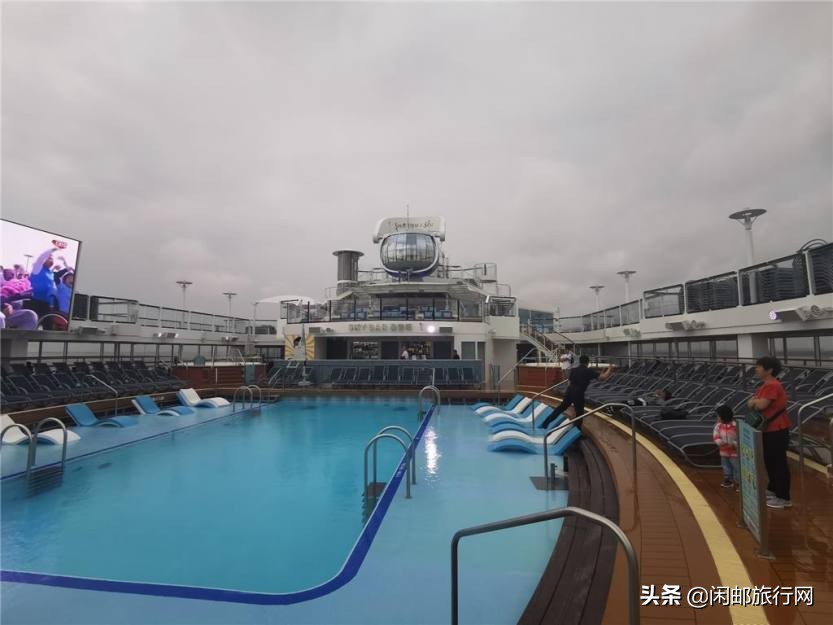 赶在台风来临前，赴一场霓虹之旅皇家加勒比光谱号游轮游记攻略