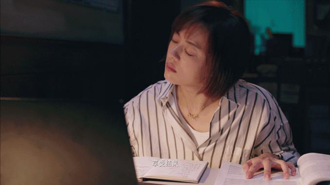 孙俪就是女版邓超，眼睛凸起，眼神凌厉，面相男相，气势凶狠强势