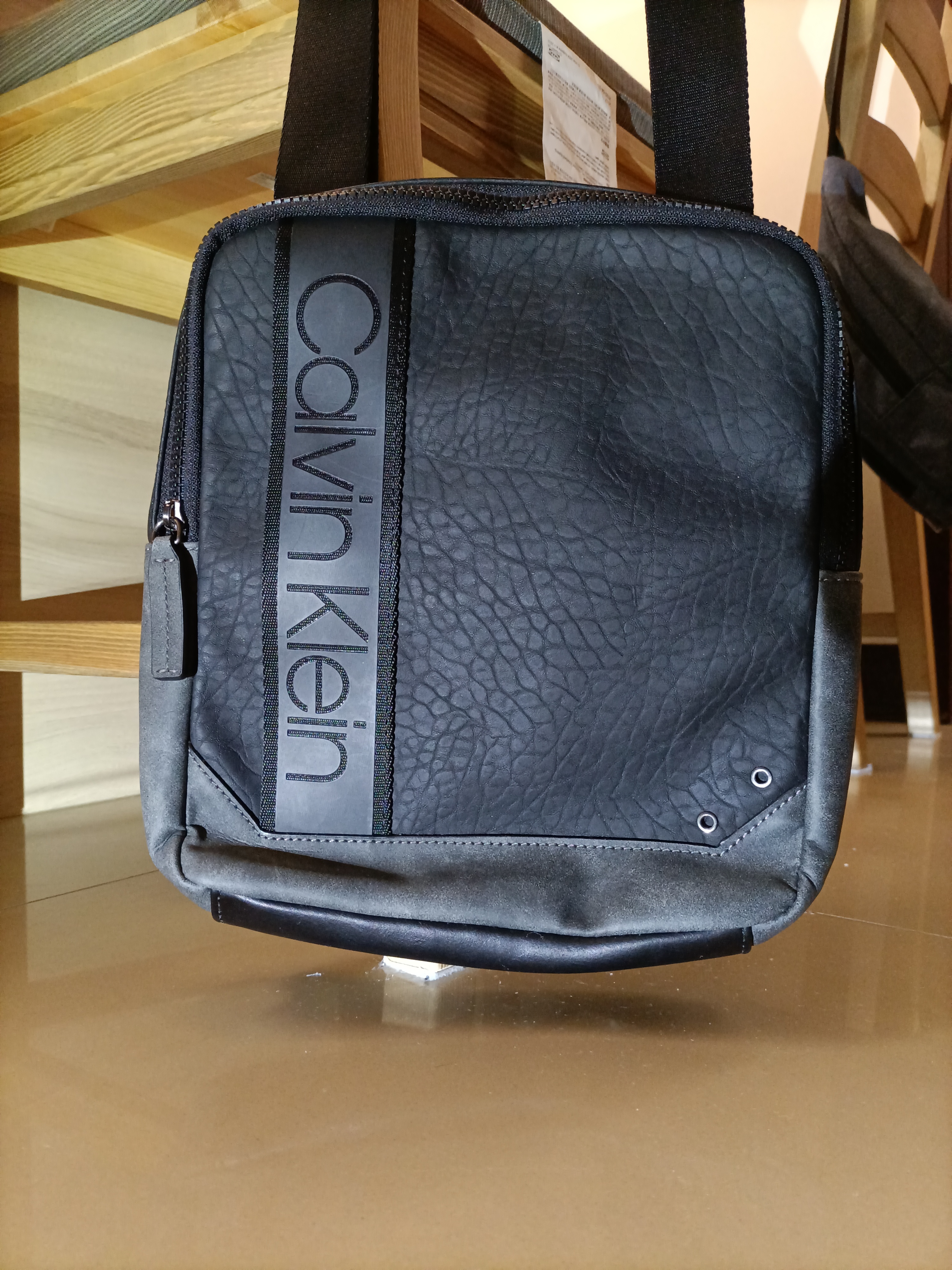 如果你认为「CK」只卖*裤内**,那就大错特错了