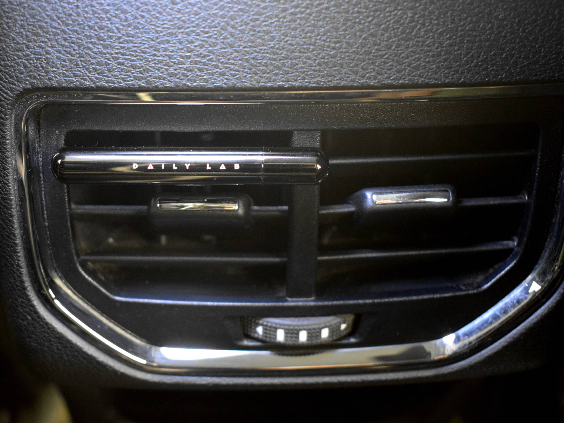 盘点那些好用的车载用品,老车必备七款实用汽车用品