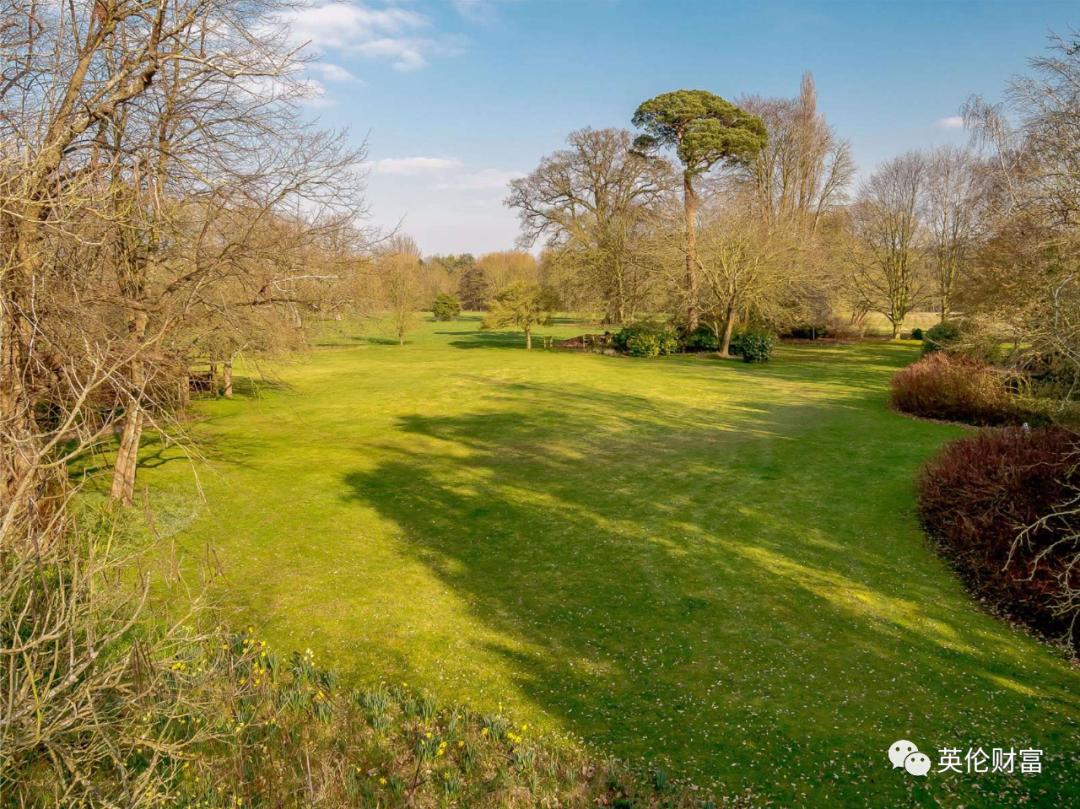 英国名人故居,泰晤士河畔乡村别墅275万寻找新主人