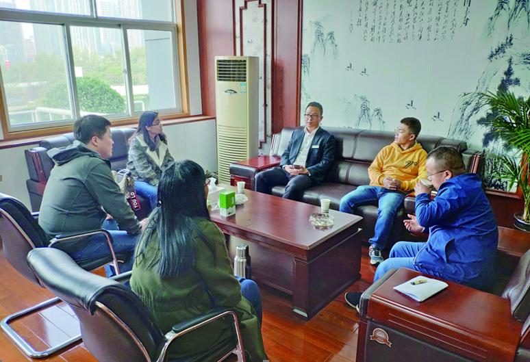 想企业所想急企业所急用心用情做好服务——记高新区亲商助企专员高鹏