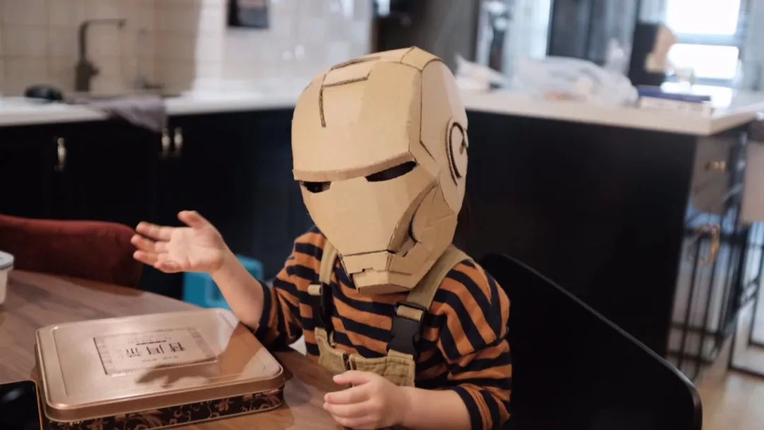 钢铁侠头盔纸板教程,钢铁侠头盔用纸箱做