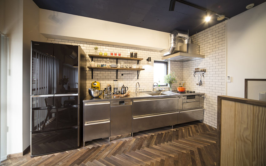 80平木地板客厅装修效果图,复古木地板上墙效果图