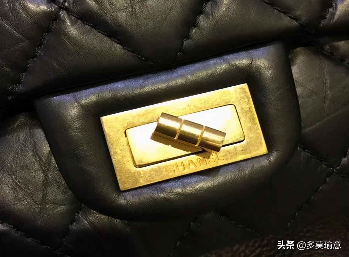 如何鉴别真的香奈儿女包,香奈儿包包真伪鉴别五金