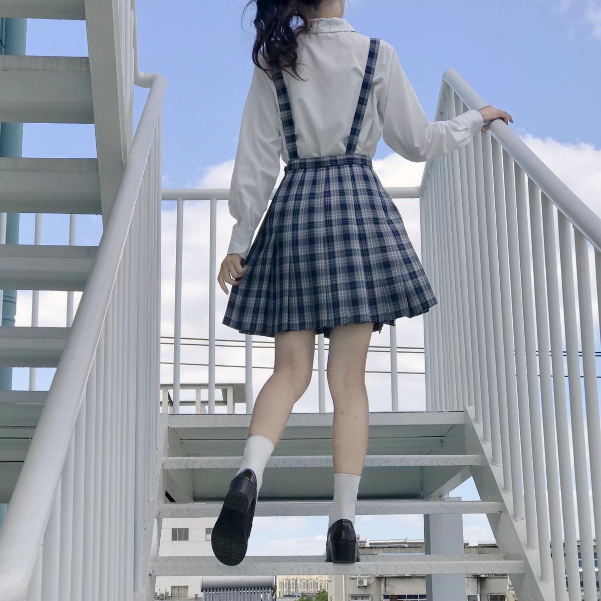 狂揽2500万，Jk制服被疯炒，畸形的圈子是怎么形成的？