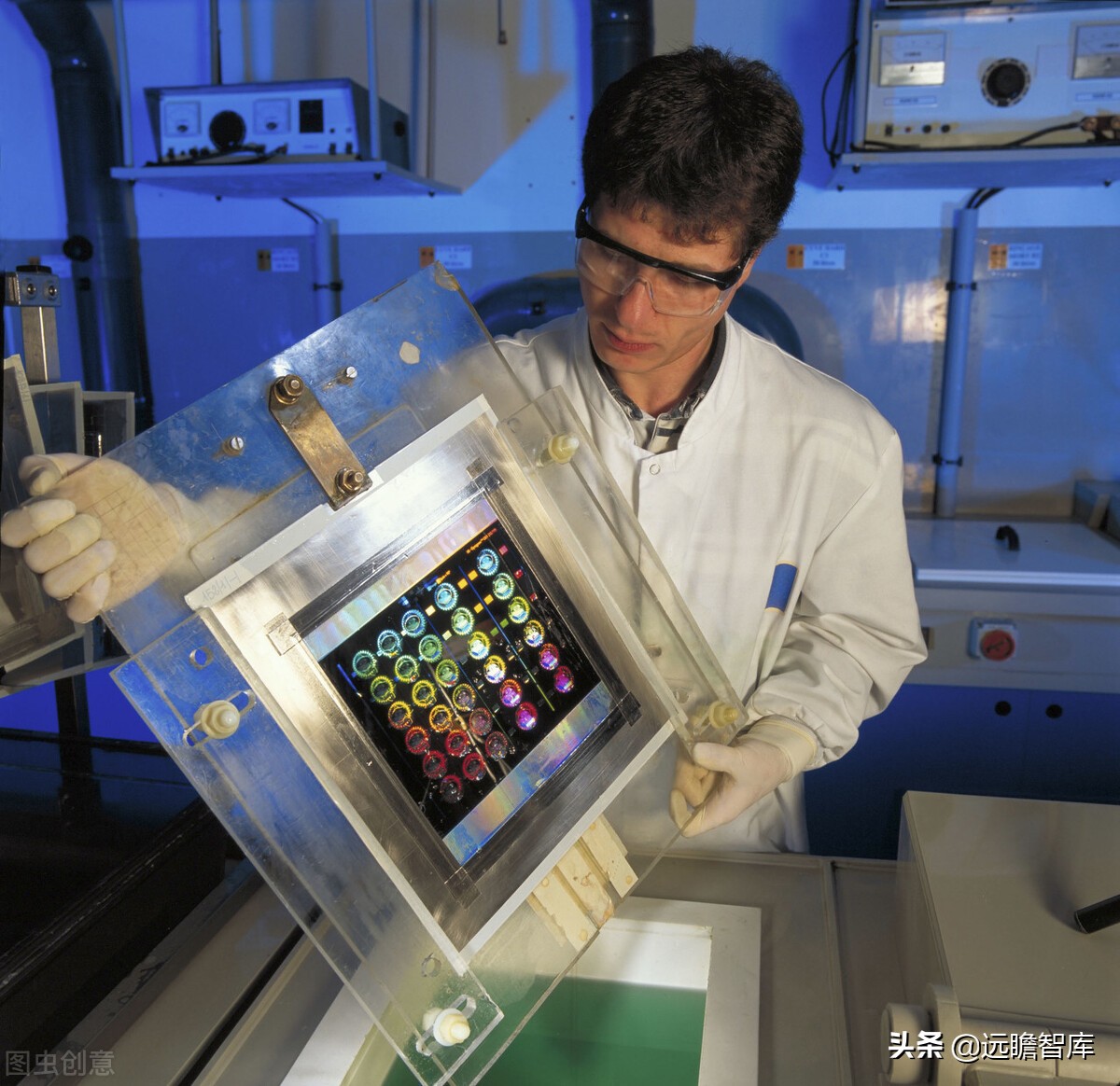 光刻胶：流动的黄金，形成全球群雄争霸格局，国内技术代差仍存在