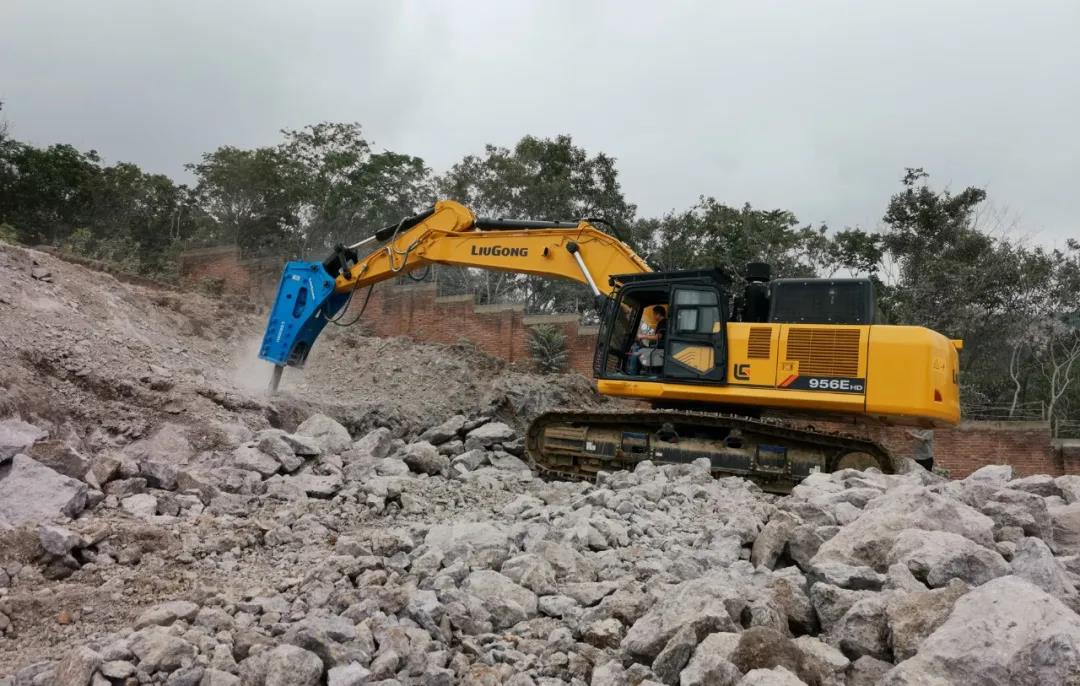 PK掉“两广神机”，柳工成广西梧州莫老板首选品牌