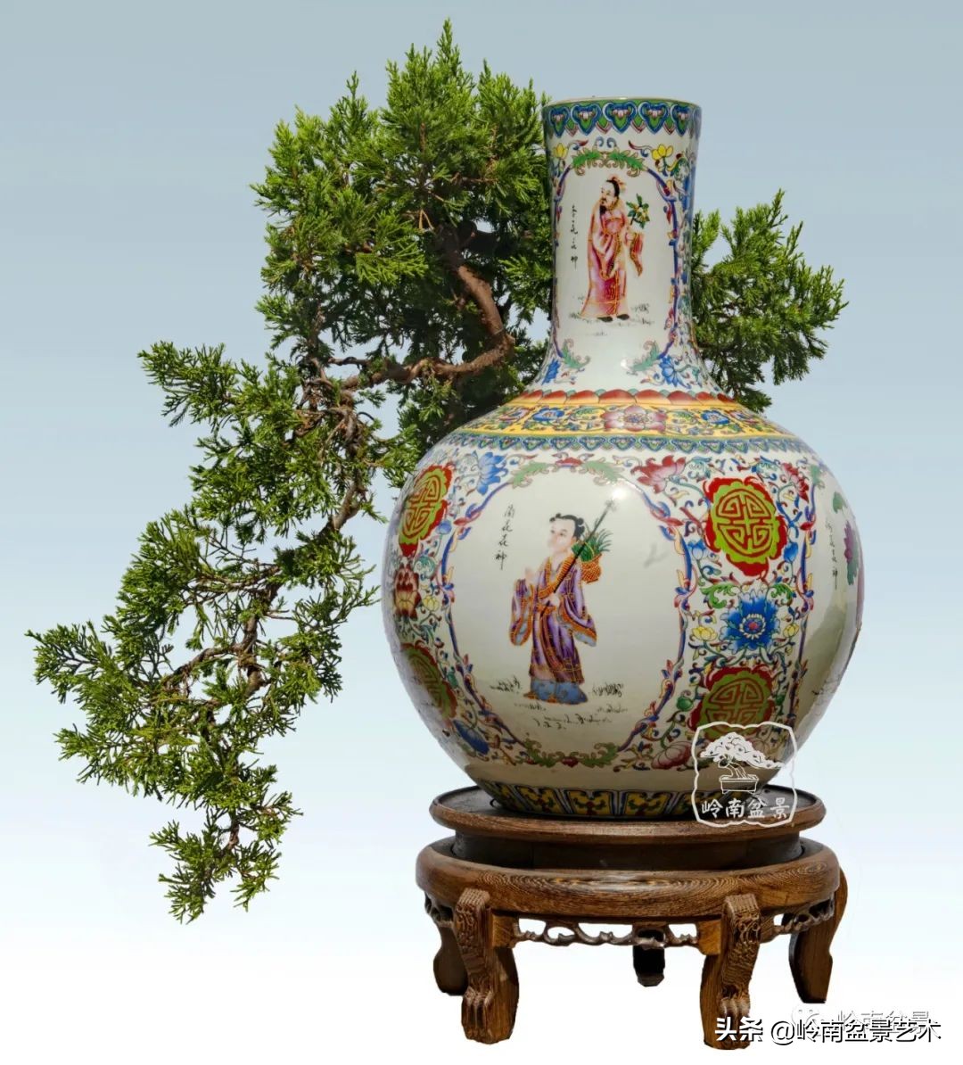 大师经典藏品,景德镇大师燕尾瓶价格