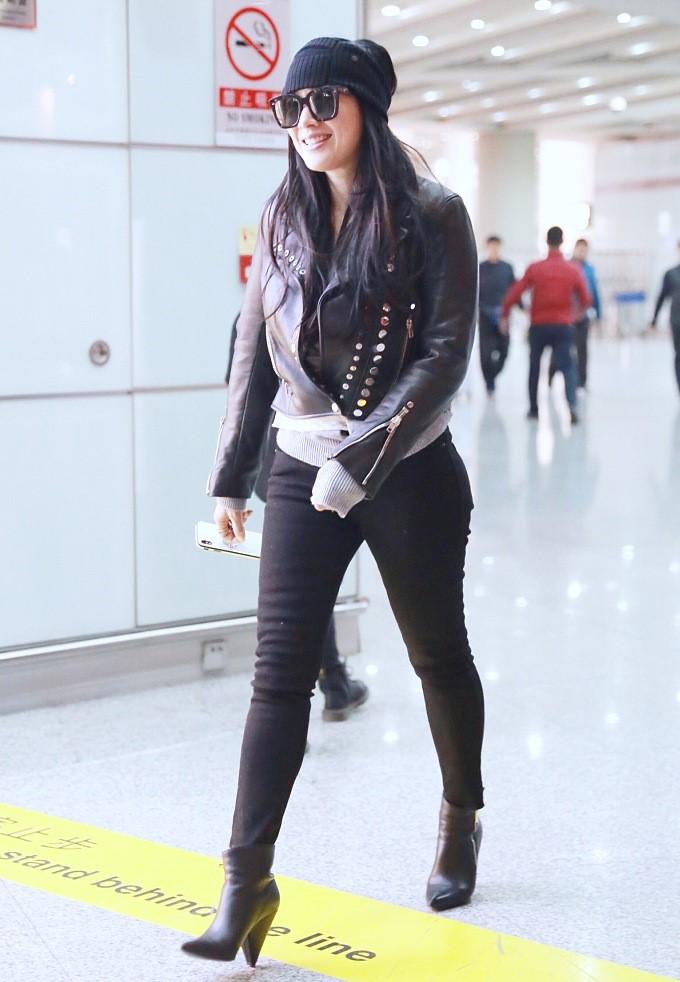 钟丽缇皮衣搭配 (钟丽缇紧身皮裤穿搭)