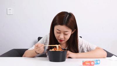 在欧美火了百年的乐卡露牙膏，专注对抗牙龈出血、牙齿敏感等问题