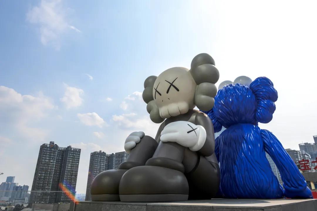 把繁华踩在脚下,将吃喝囊括周边。去长沙要住地标里