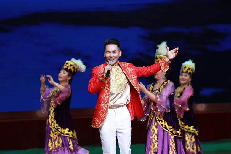 *疆新**兵团四师可克达拉市举办庆祝中国*产党共**成立100周年专题晚会暨职工文艺汇演颁奖晚会