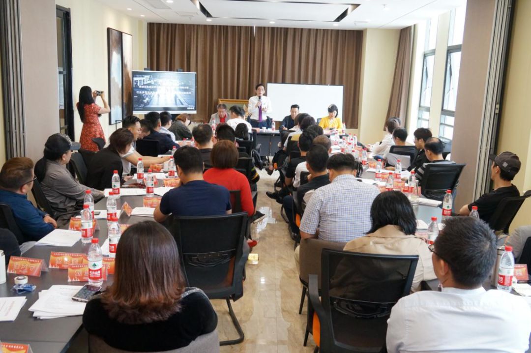 守底线争先进铸辉煌,守底线抓发展促振兴