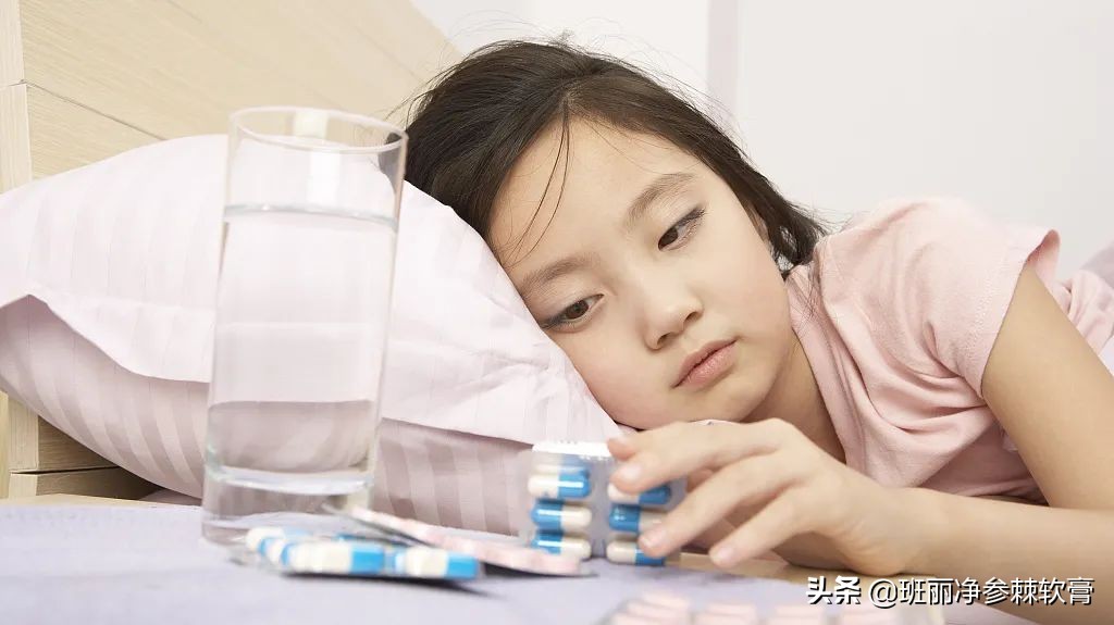 9岁女孩脸上长斑点是怎么回事,8岁女孩脸颊长斑是什么原因