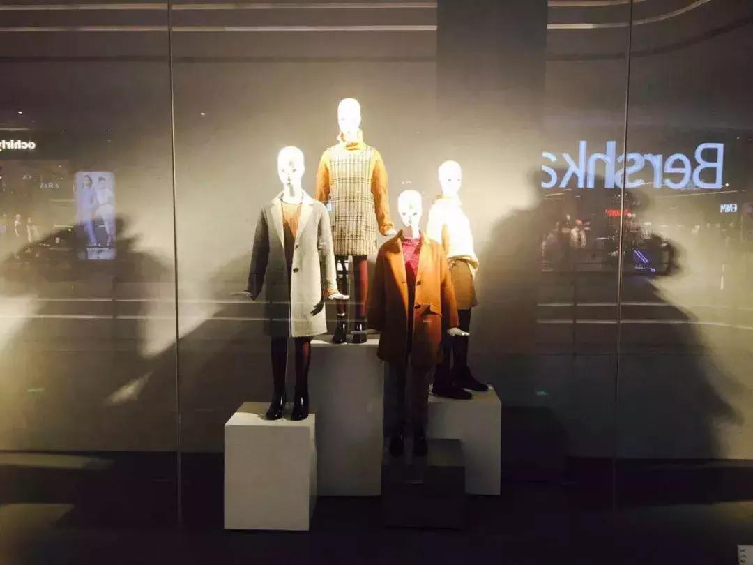 橱窗照片怎么消除反光,橱窗反光怎么解决