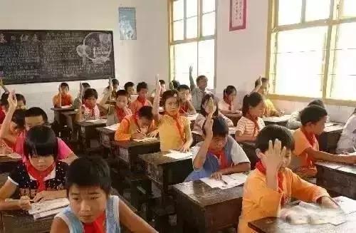 人越老越喜欢回忆过去,人一旦老了就特别爱回忆