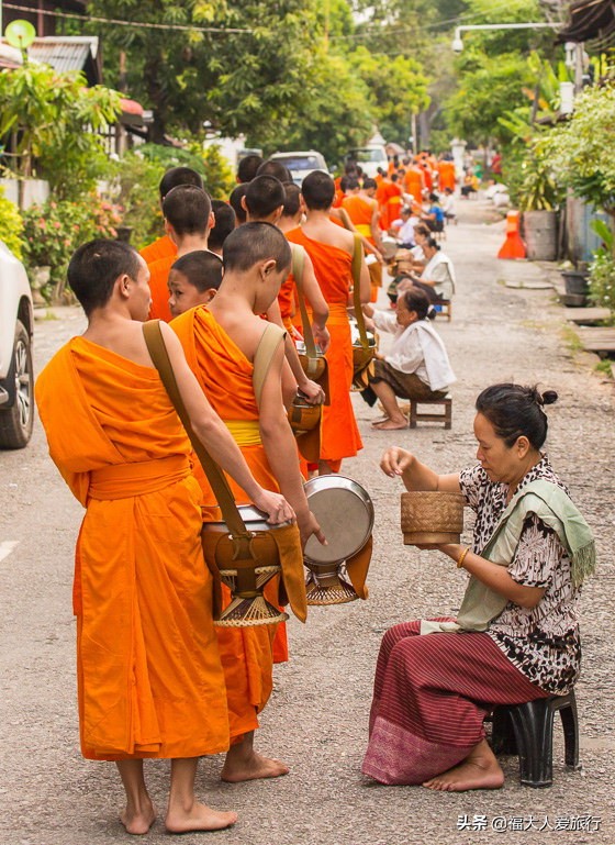 东南亚最穷的小国家老挝,在老挝当土豪的日子