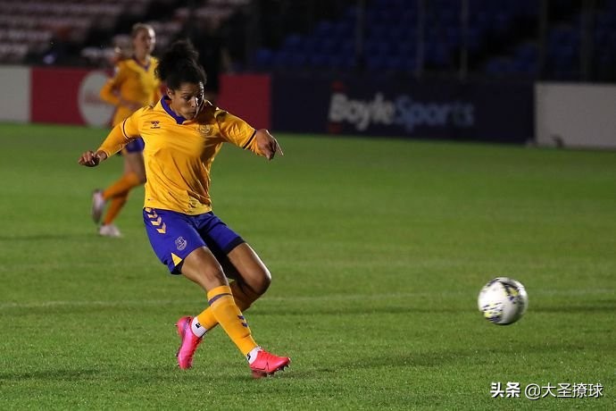 最近10年花钱最多的足球俱乐部,英超近十年花费最多俱乐部排行榜