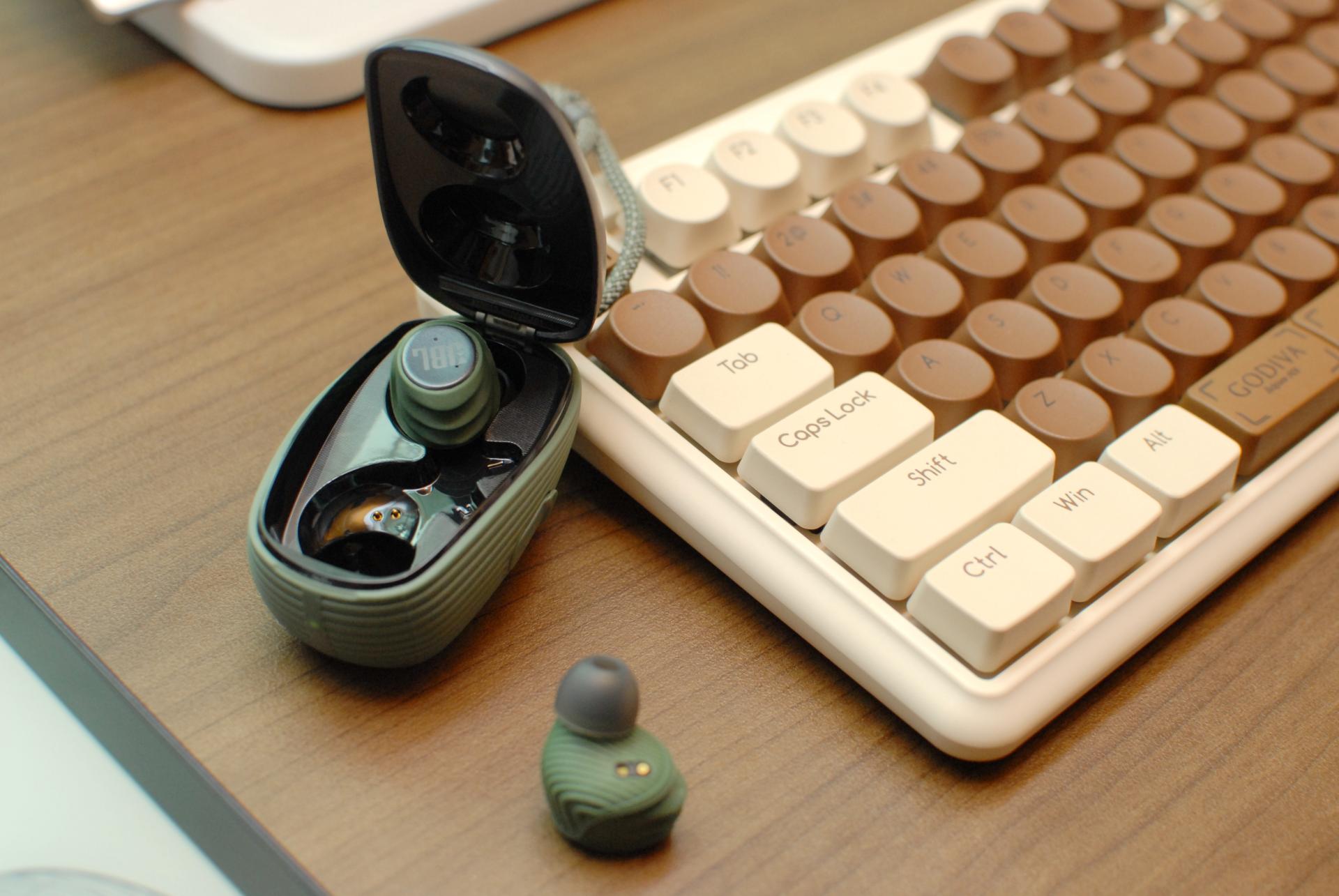 jblx600tws蓝牙耳机打开不闪烁,jblx600蓝牙耳机