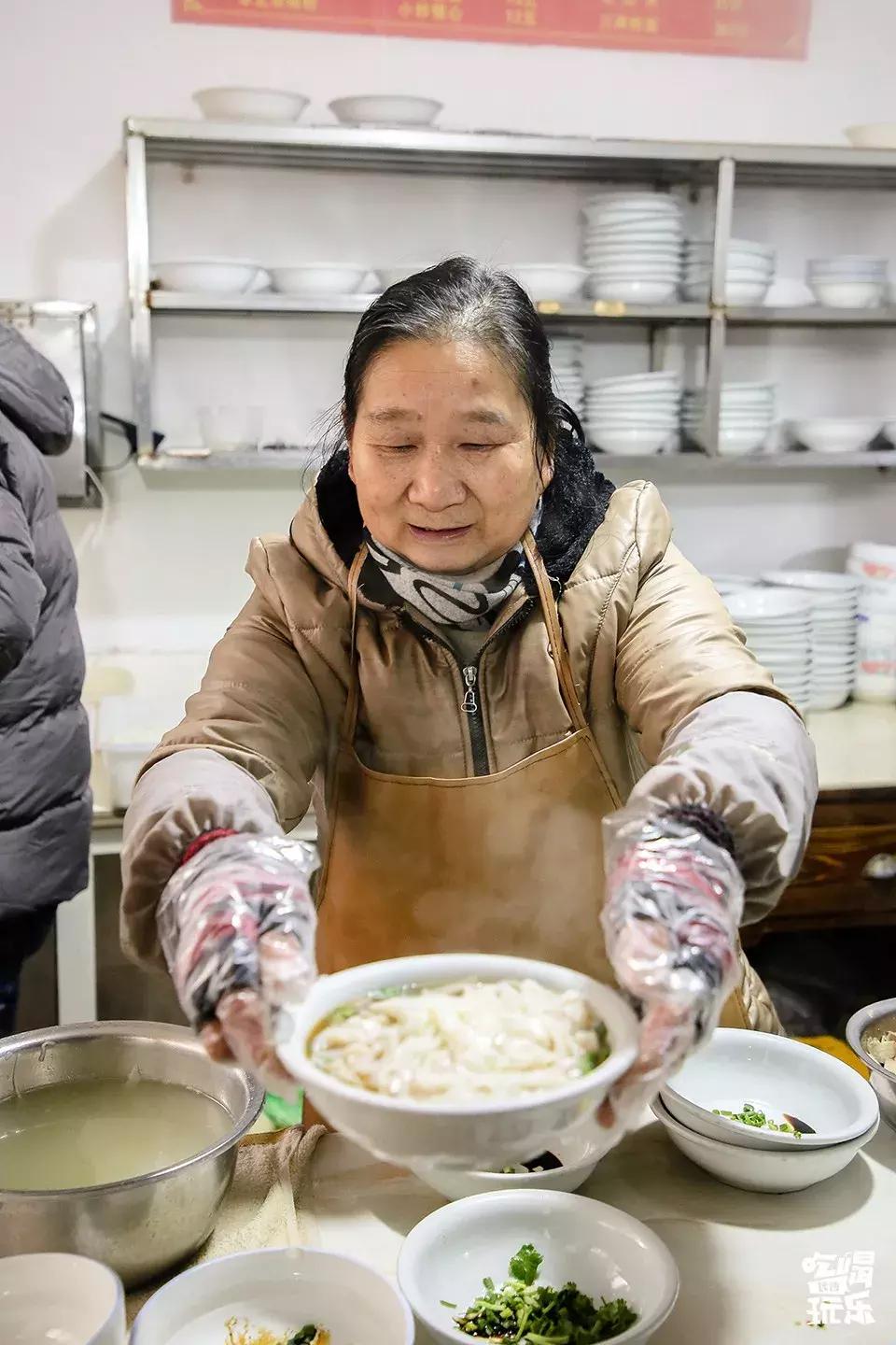 浏阳蒸菜腊鱼蒸豆豉,湖南特色浏阳蒸菜简单好吃又下饭
