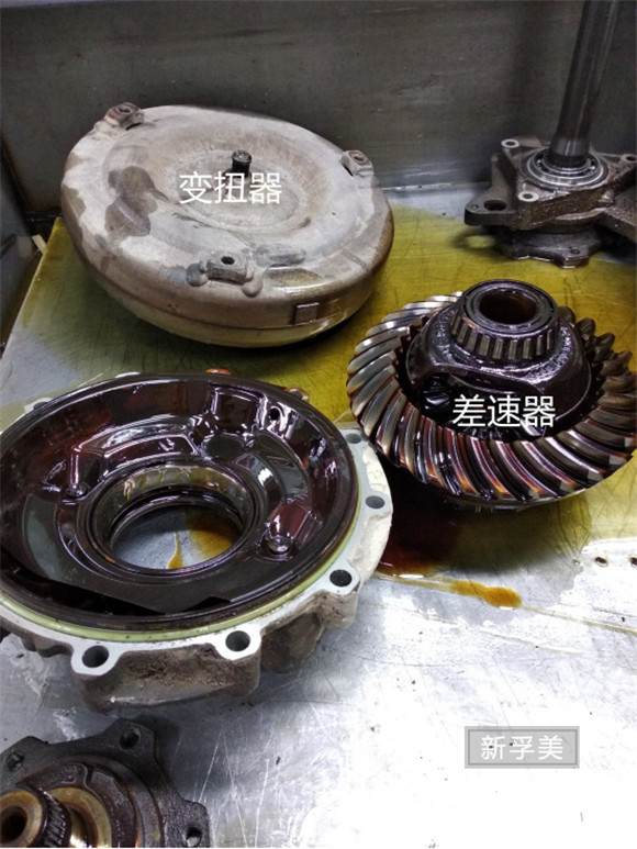 奥迪q3变速箱渗油维修多少钱,奥迪a4l起步变速箱打滑