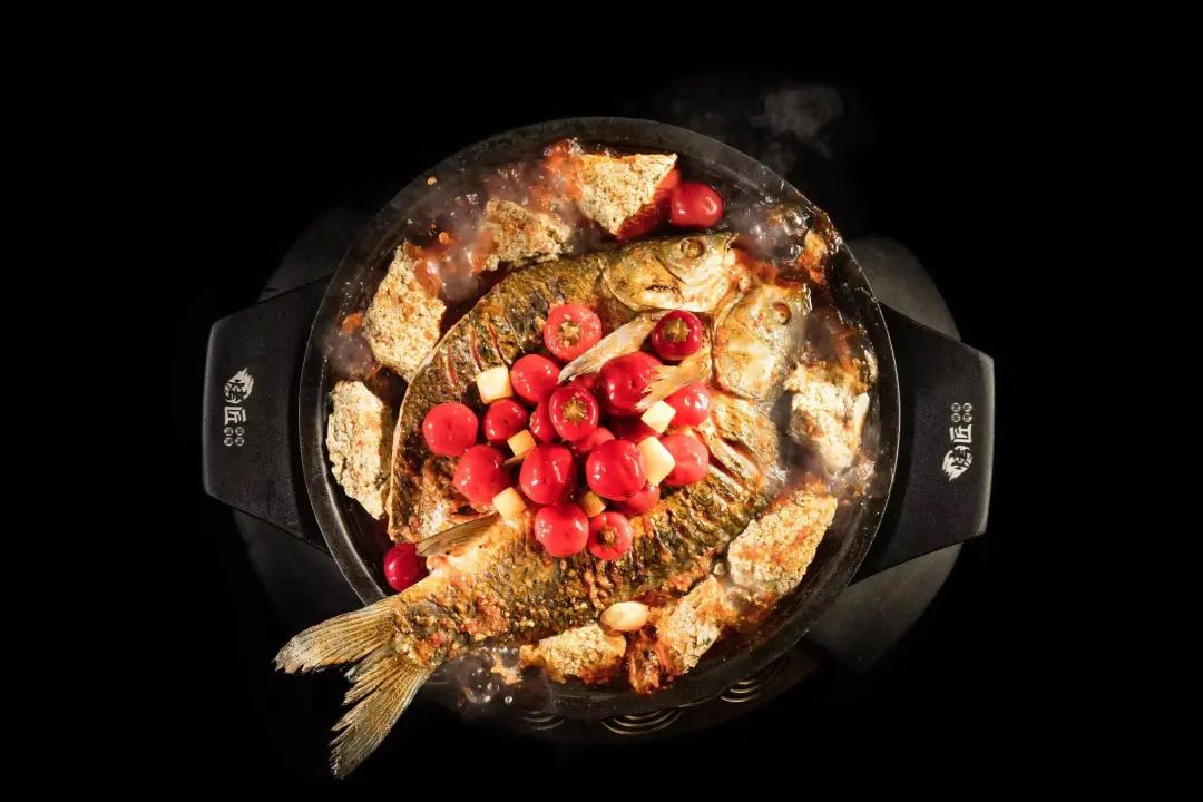 牛年扭蛋机、5折买明星同款、年味美食买一赠一，新春焕新颜