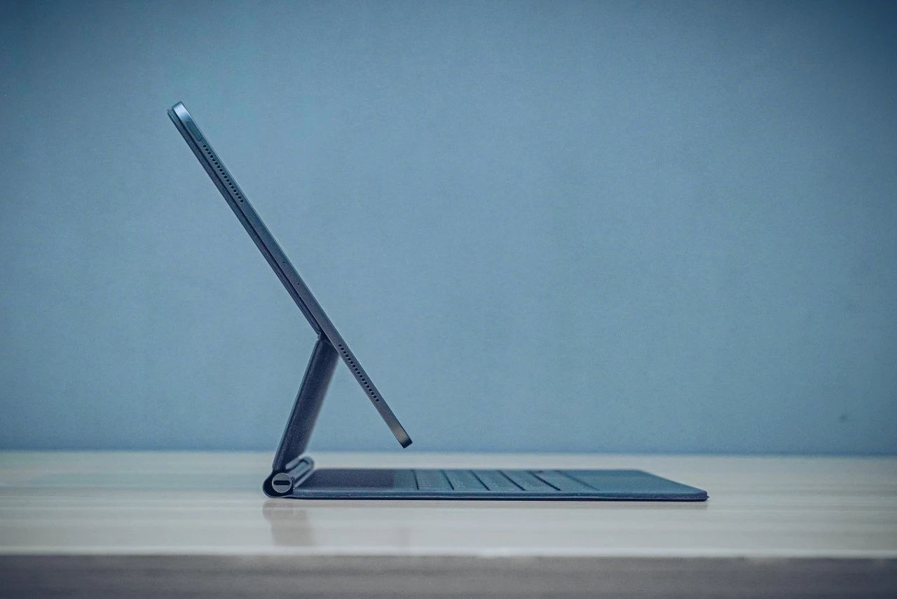 当iPad从重量和价格上追平了MBP,你需要这几个拒绝它的理由