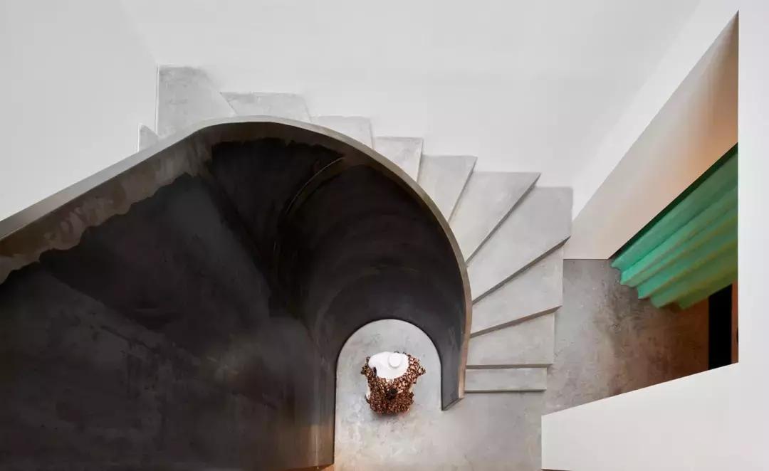 全世界最豪华的奢侈品店楼梯设计，只有大理石才配得上