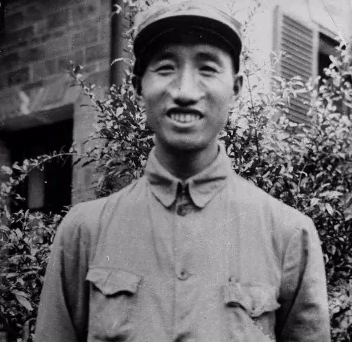 最土的开国元帅，部下的新娘去见他，还以为是看门的