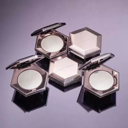 男朋友约我吃饭总是我买单,男朋友给我发了10块红包