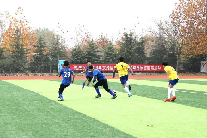 日照新营中学足球队赴武汉比赛,日照新营中学2017