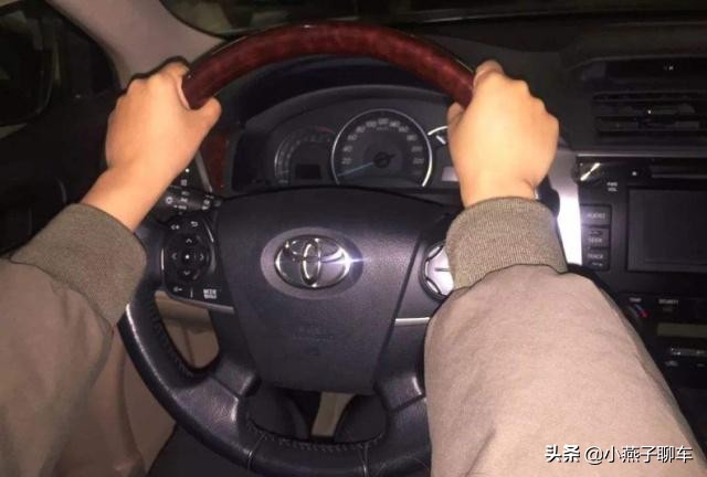 开车稳不稳的三个技巧,怎么看一个人开车水平