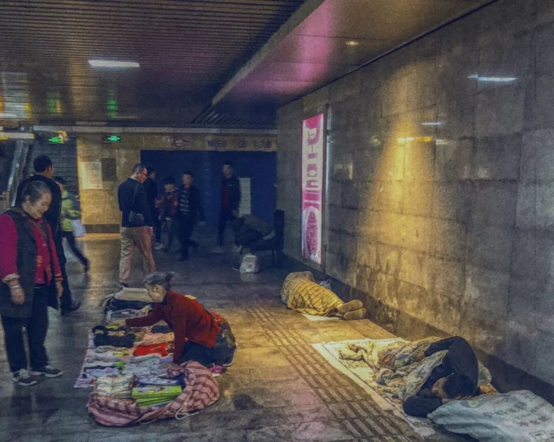 当你抱怨生活太苦,当你抱怨生活又苦又累的时候