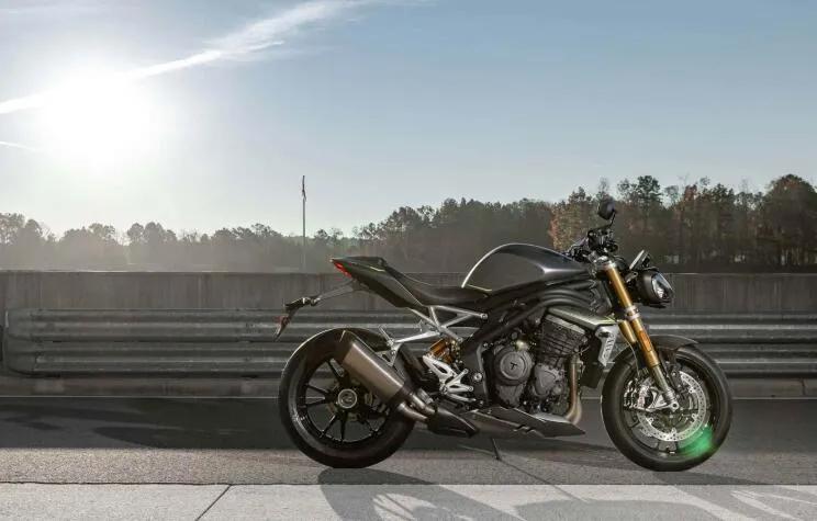 凯旋1200rs猪头版改双座,凯旋1200cc复古上市