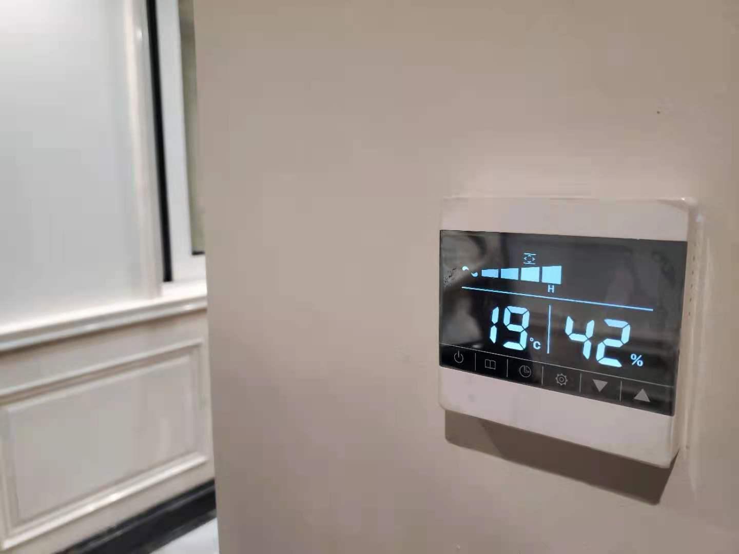 住在一楼屋里潮湿,住在一楼的家里太潮湿有霉味