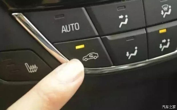 开车抽烟有烟味怎么办,开车抽烟怎么才能不掉灰