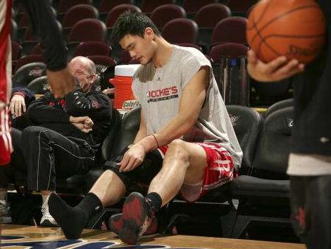 小腿美感分3个等级：胖虎小短腿C级，字母哥阿杜*级A**，那SSS级呢？