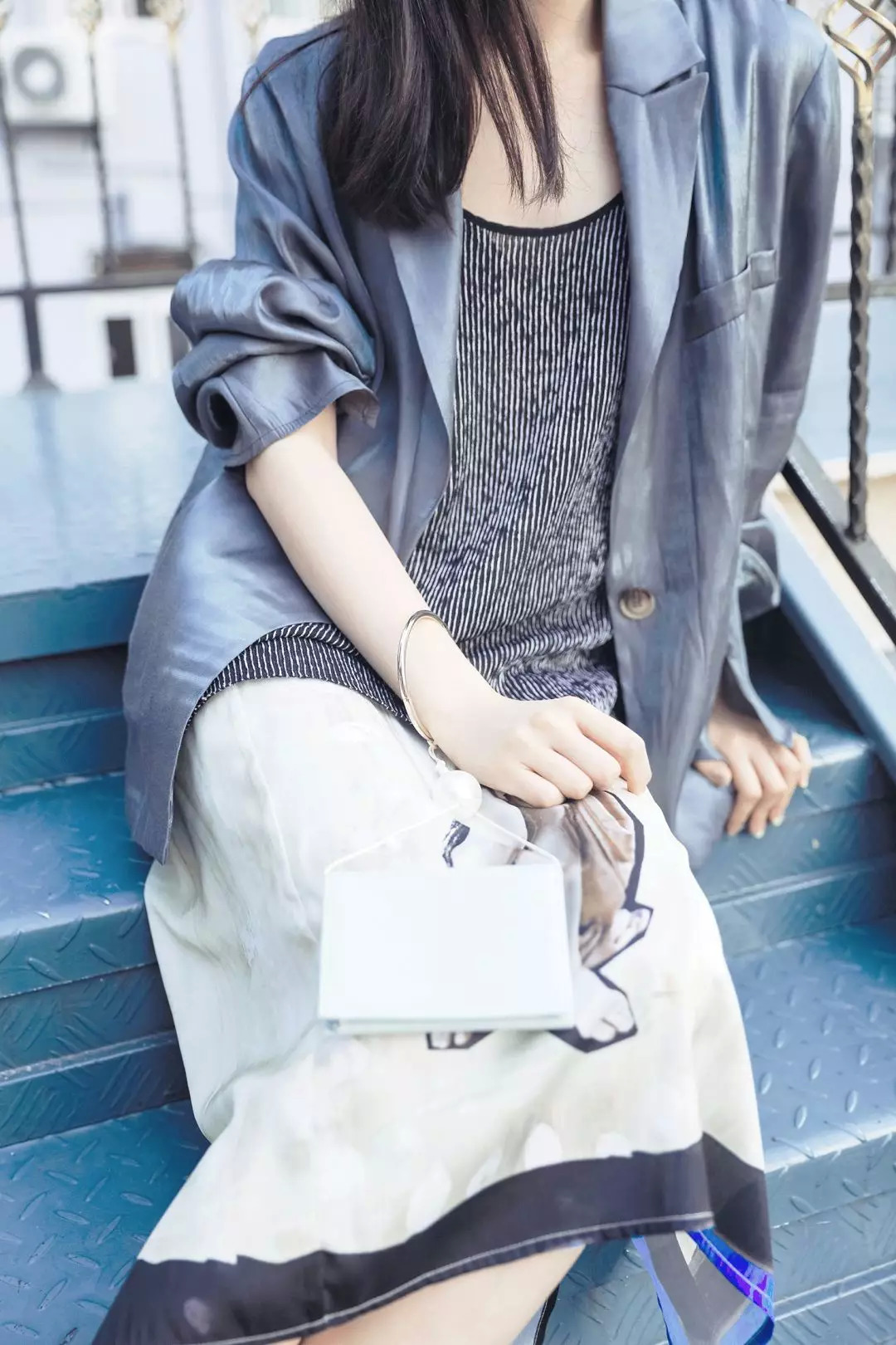 大牌包包手提袋改造教程,用买完东西的袋子改造时髦包包