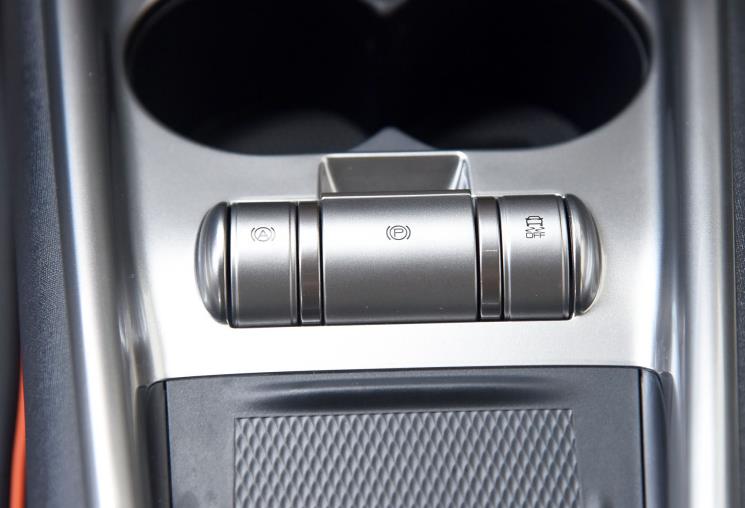 比亚迪元和欧拉好猫哪个值得买,比亚迪海豚和欧拉好猫性价比