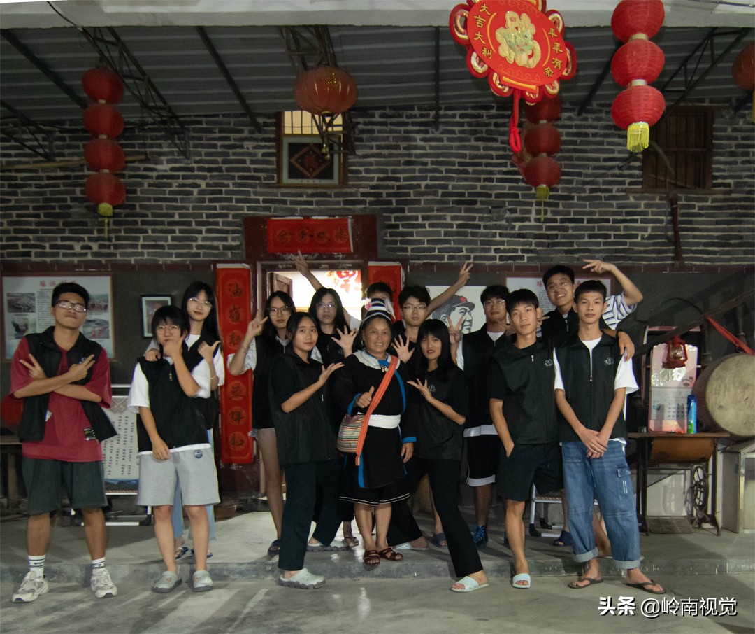 澶у鐢熺溂涓殑浜叉垰,澶у鐢熺溂涓殑鍏卞悓瀵岃