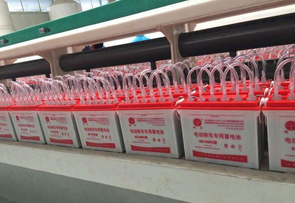 电动车电瓶60v20a放多少修复液,电动车电瓶加蒸馏水还是加修复液