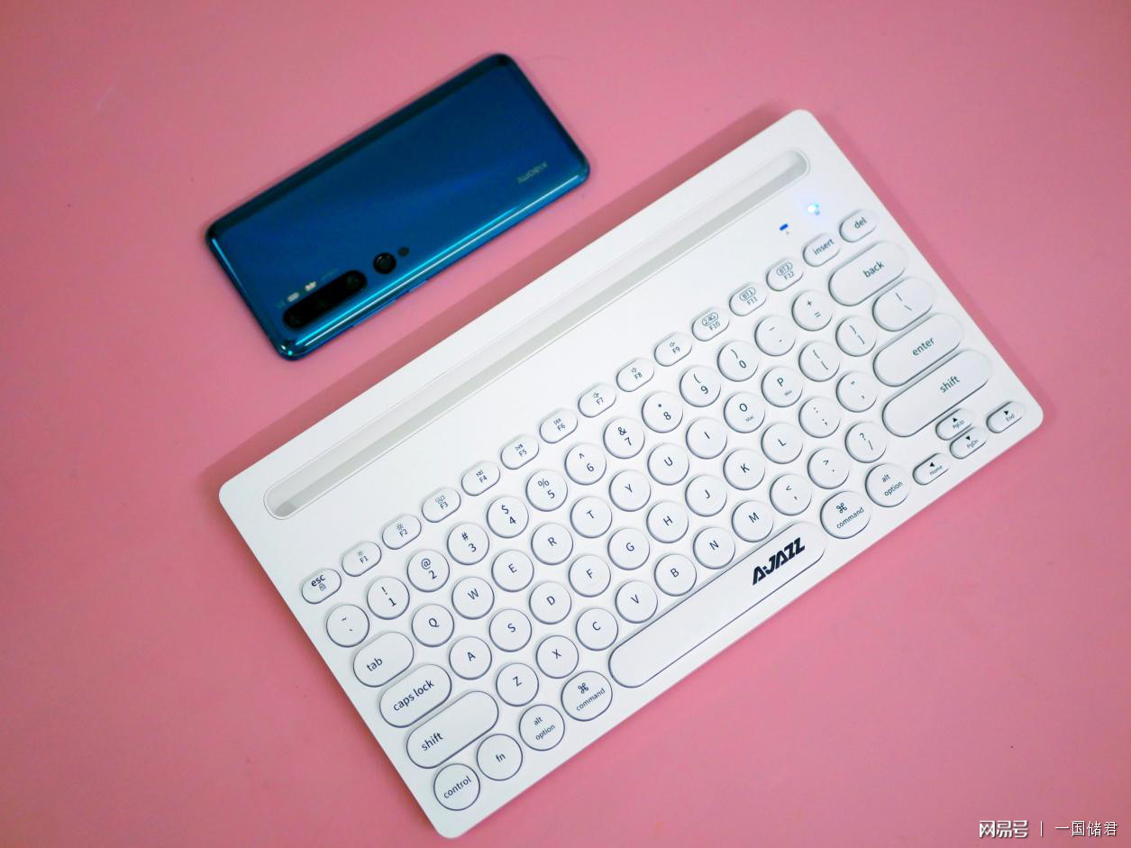 黑爵320i,黑爵三模键盘