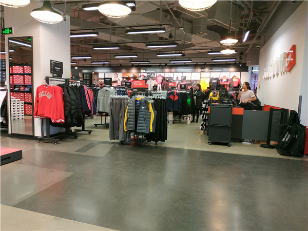 晋江耐克阿迪折扣店,耐克阿迪折扣店的进货渠道在哪儿