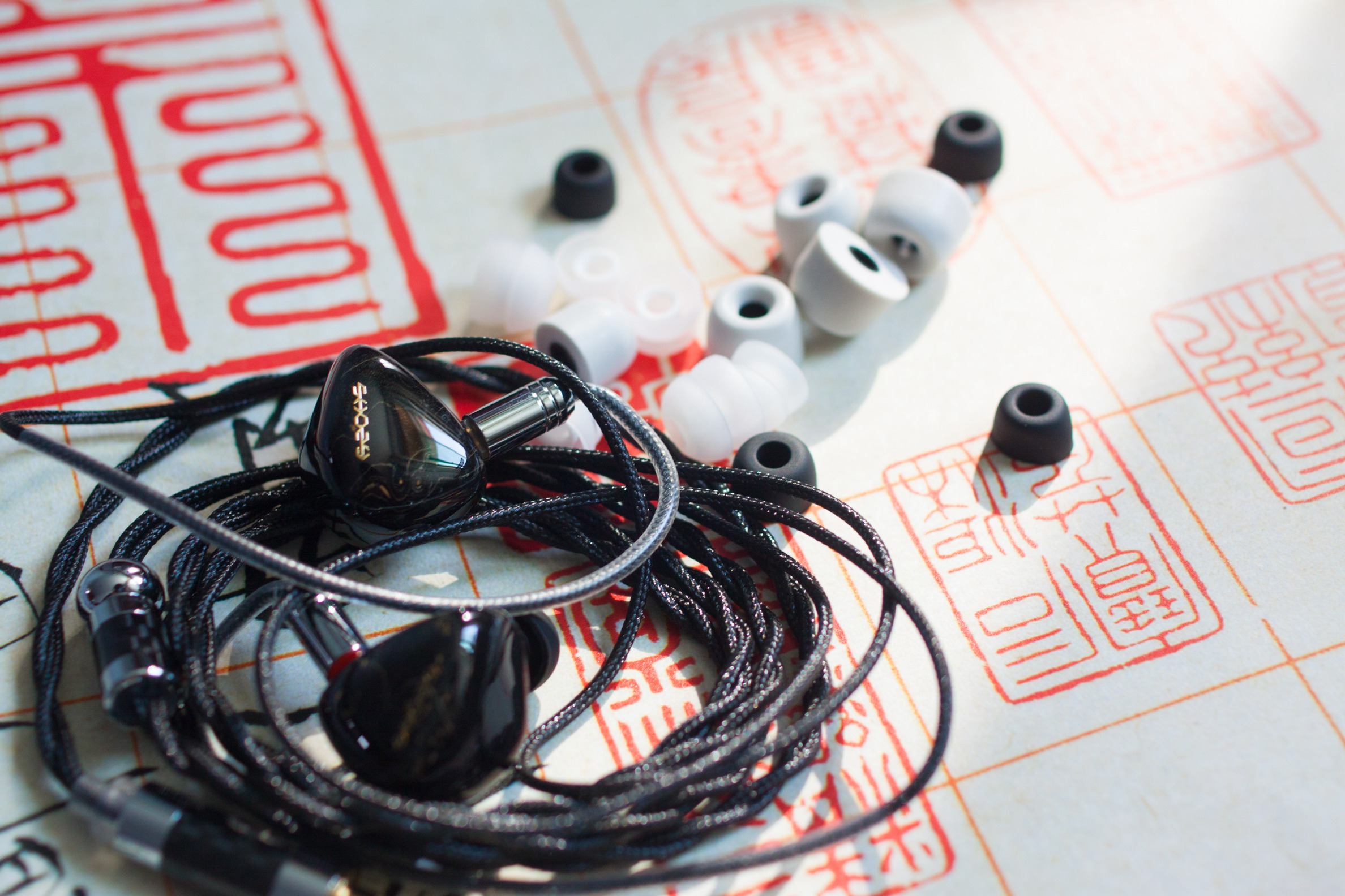 性价比最高的圈铁和动铁耳机,森韵耳机1.4