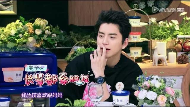 比起老男人，她果然还是更爱富二代啊