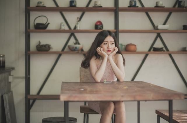 女生暗恋你怎么办如何表白,暗恋的女生突然对你告白怎么办