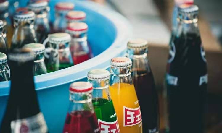 坚持跑步两个月后体重下降,跑步减肥喝酸奶还是牛奶