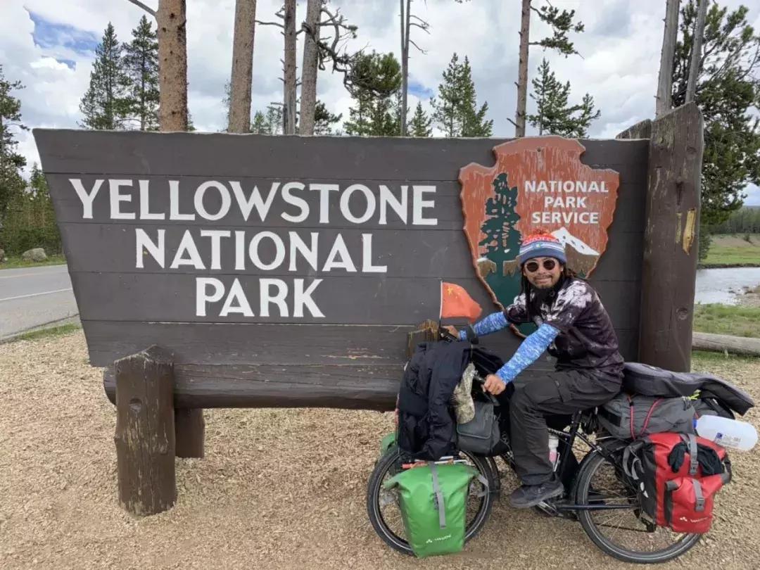 他7年骑行44个国家多次死里逃生,他7年环游中国18万公里绕赤道4圈