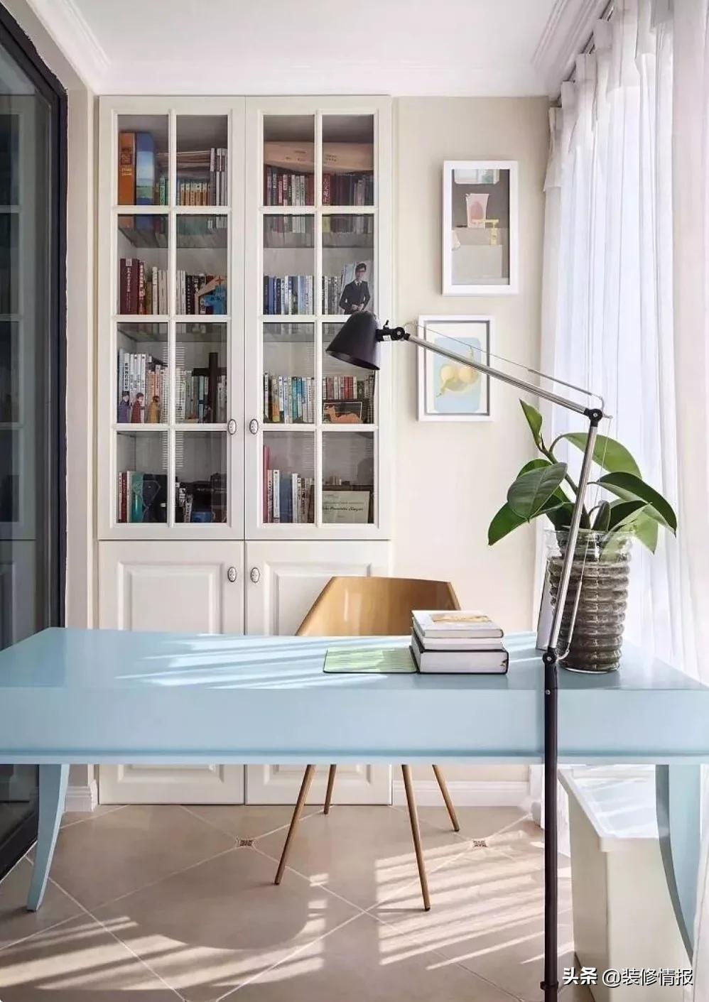 阳台改卧室装修效果图小户型,卧室通阳台推拉门还是改窗户好